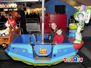 3rd Annual Toys R Us Ferris Wheel Ride: Haven's 1st ride with Carter.